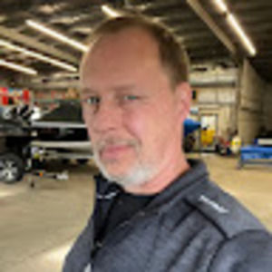 Meet your Posher, Bruce